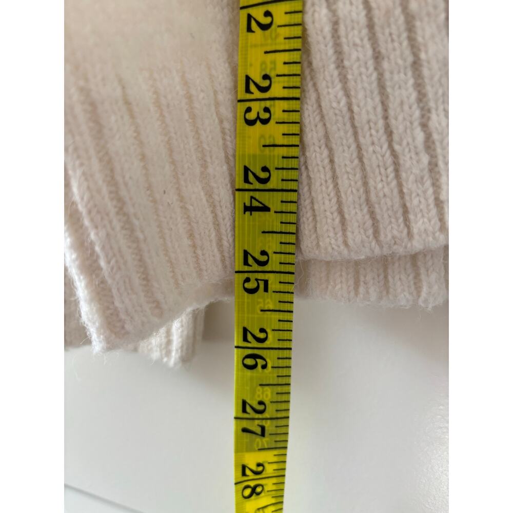 Old Navy Ivory Crewneck Sweater Women’s Medium Soft Cozy Knit Pullover Cream M - Picture 7 of 10